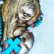 Rosario madera niña