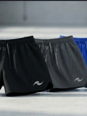 Pantalón Corto de Entrenamiento "Apex Kinetic". Movimiento sin restricciones para tus sesiones más exigentes.