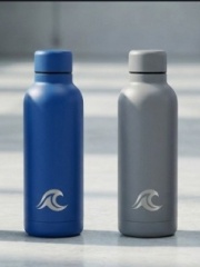 Botella de Agua de Acero Inoxidable.  Insulada "Hydro Vortex".  Hidratación radical, fría o caliente, durante todo el día.