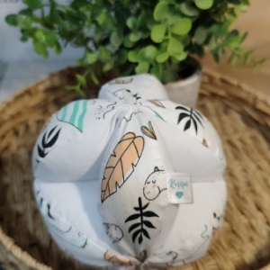 Pelota montessori grande ( 14 cm de diámetro)
