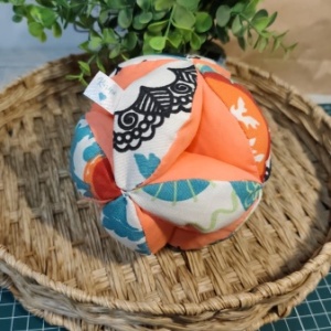 Pelota montessori grande (14 cm de diámetro)
