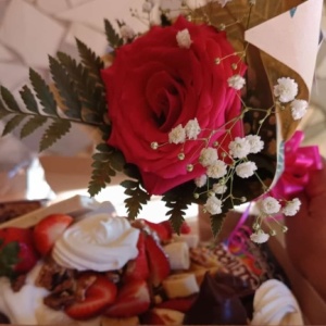 Box Waffles + Agregados a elección con Rosas